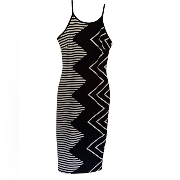 privy Dresses & Skirts - Privy Black and White Zigzag Midi Dress